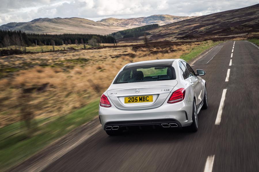  Mercedes-AMG C63 S 2015 года  (UK) (фото 23 из 30)
